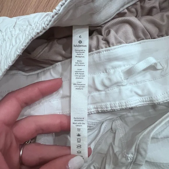 Lululemon Hotty Hot Shorts [Size: 6] - Picture 3 of 7